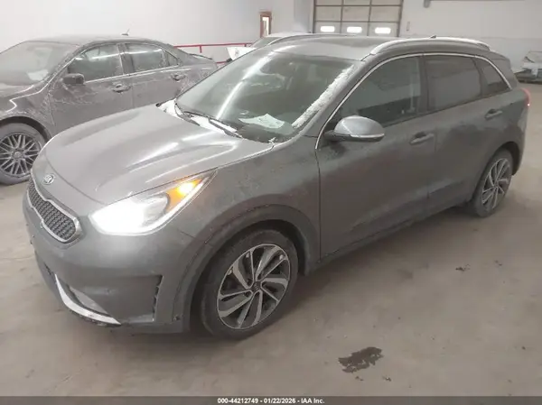 KNDCE3LC8J5131297 2018 KIA NIRO - Image 2