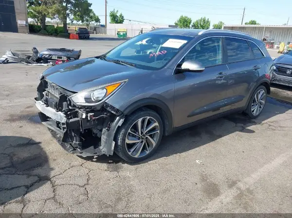 KNDCE3LC8J5138380 2018 KIA NIRO - Image 2