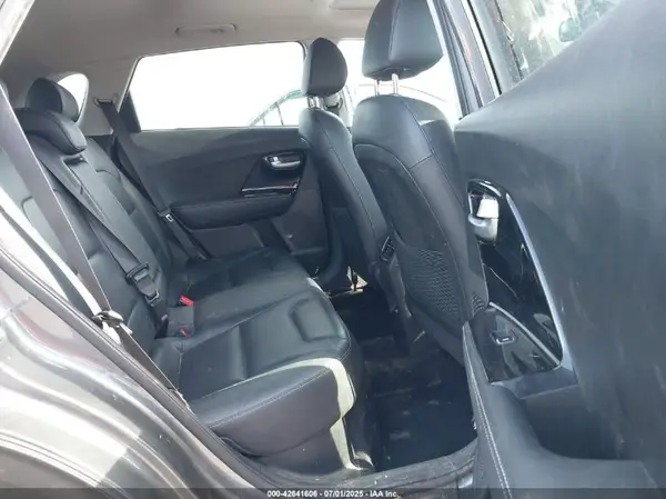 KNDCE3LC8J5138380 2018 KIA NIRO - Image 8