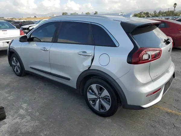 KNDCE3LC8J5147810 2018 KIA NIRO - Image 2