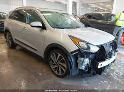 KNDCE3LC8K5304429 2019 KIA NIRO
