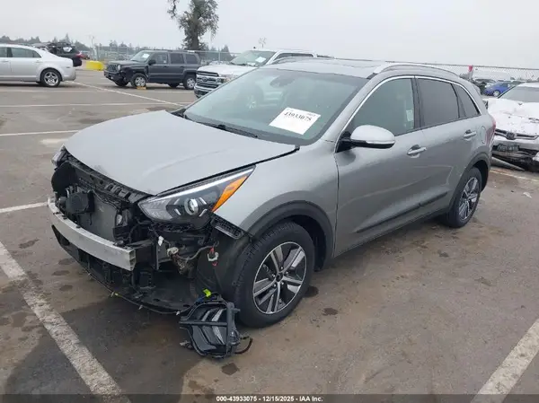 KNDCE3LC8N5490784 2022 KIA NIRO - Image 2