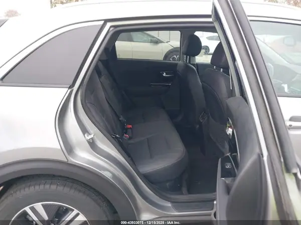 KNDCE3LC8N5490784 2022 KIA NIRO - Image 8