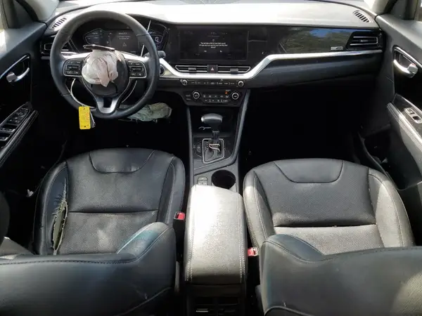 KNDCE3LC8N5493765 2022 KIA NIRO - Image 8