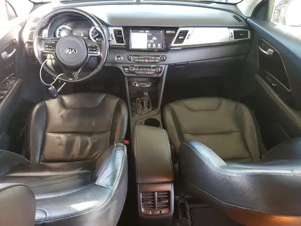 KNDCE3LC9H5045118 2017 KIA NIRO - Image 8