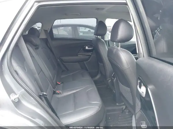 KNDCE3LC9J5142261 2018 KIA NIRO - Image 8