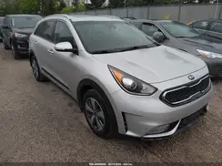 KNDCE3LC9J5147802 2018 KIA NIRO