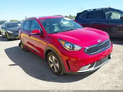 KNDCE3LC9J5174286 2018 KIA NIRO