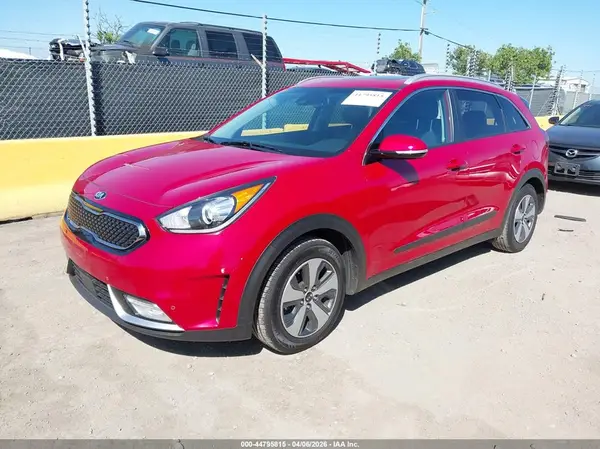 KNDCE3LC9J5174286 2018 KIA NIRO - Image 2