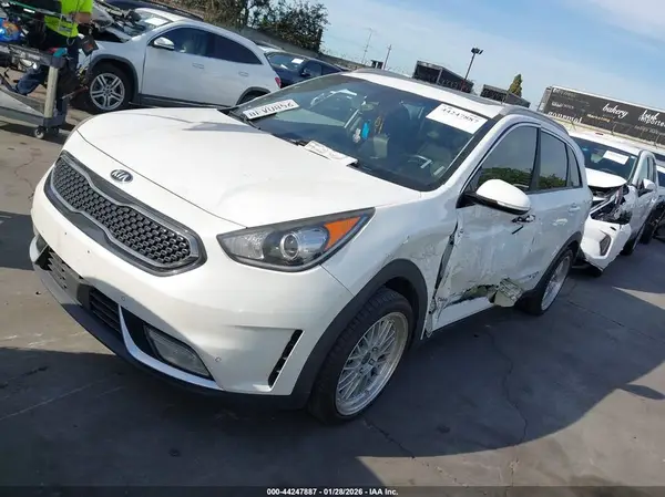 KNDCE3LC9K5216229 2019 KIA NIRO - Image 2