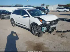 KNDCE3LC9K5216263 2019 KIA NIRO