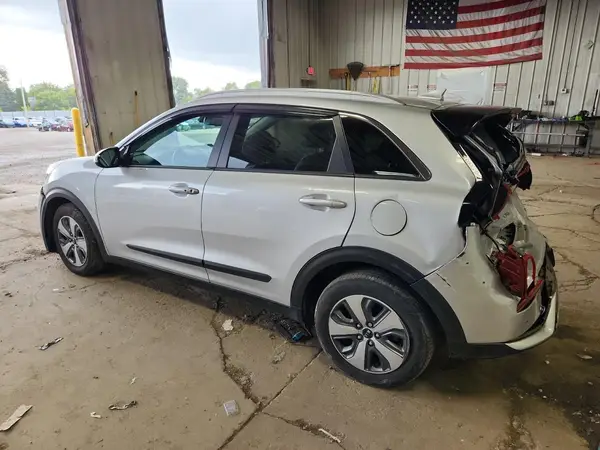 KNDCE3LC9K5221320 2019 KIA NIRO - Image 2
