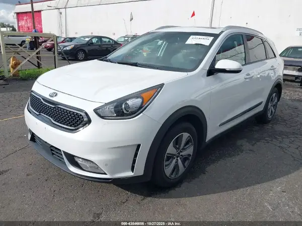 KNDCE3LC9K5224993 2019 KIA NIRO - Image 2