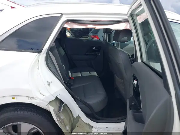 KNDCE3LC9K5224993 2019 KIA NIRO - Image 8
