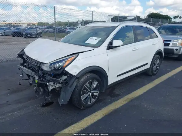 KNDCE3LC9N5531214 2022 KIA NIRO - Image 2