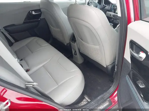 KNDCE3LCXH5038422 2017 KIA NIRO - Image 8