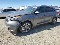 KNDCE3LCXH5047010 2017 KIA NIRO
