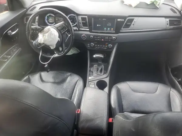 KNDCE3LCXH5048514 2017 KIA NIRO - Image 8