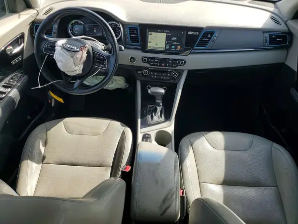 KNDCE3LCXH5049811 2017 KIA NIRO - Image 8