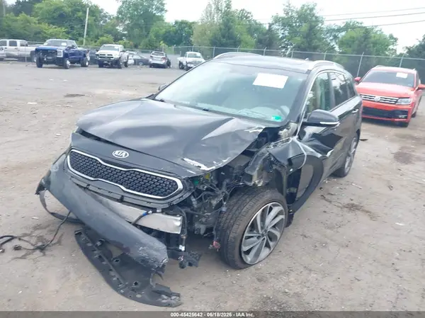 KNDCE3LCXH5059044 2017 KIA NIRO - Image 2