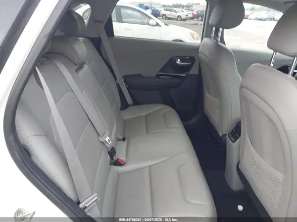 KNDCE3LCXH5062834 2017 KIA NIRO - Image 8