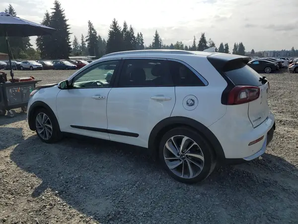 KNDCE3LCXH5081738 2017 KIA NIRO - Image 2