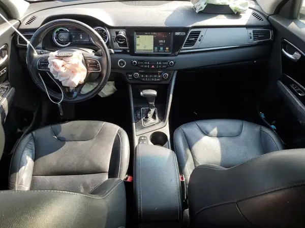 KNDCE3LCXH5081738 2017 KIA NIRO - Image 8