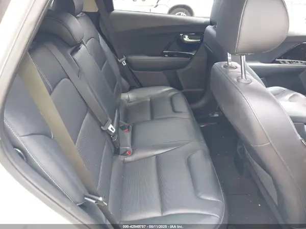KNDCE3LCXJ5182462 2018 KIA NIRO - Image 8