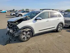 KNDCE3LCXK5243696 2019 KIA NIRO