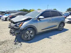 KNDCE3LCXN5495808 2022 KIA NIRO