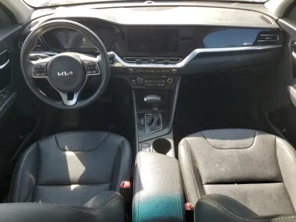 KNDCE3LCXN5521999 2022 KIA NIRO - Image 8