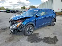 KNDCE3LCXN5522053 2022 KIA NIRO