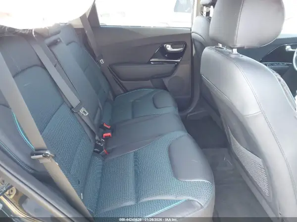 KNDCE3LG0K5024524 2019 KIA NIRO - Image 8