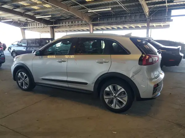 KNDCE3LG0K5026015 2019 KIA NIRO - Image 2