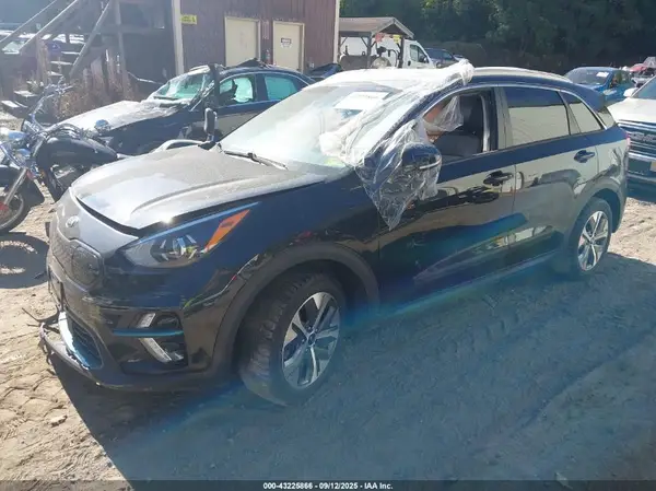 KNDCE3LG0L5035170 2020 KIA NIRO - Image 2
