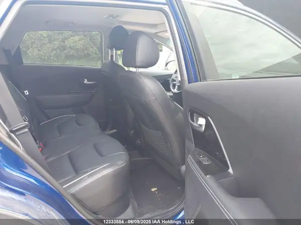 KNDCE3LG0M5095936 2021 KIA NIRO - Image 8
