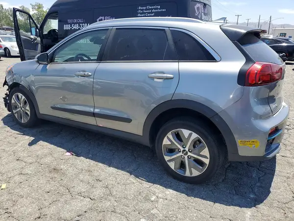 KNDCE3LG0N5135952 2022 KIA NIRO - Image 2