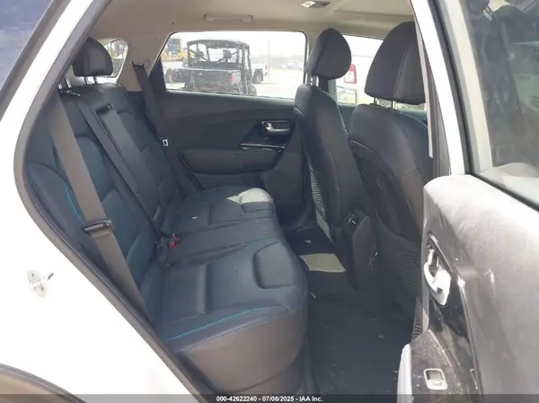 KNDCE3LG1K5020983 2019 KIA NIRO - Image 8
