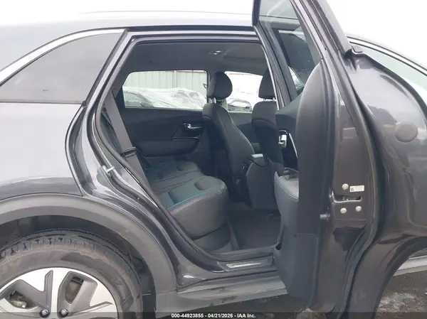 KNDCE3LG1K5021857 2019 KIA NIRO - Image 8