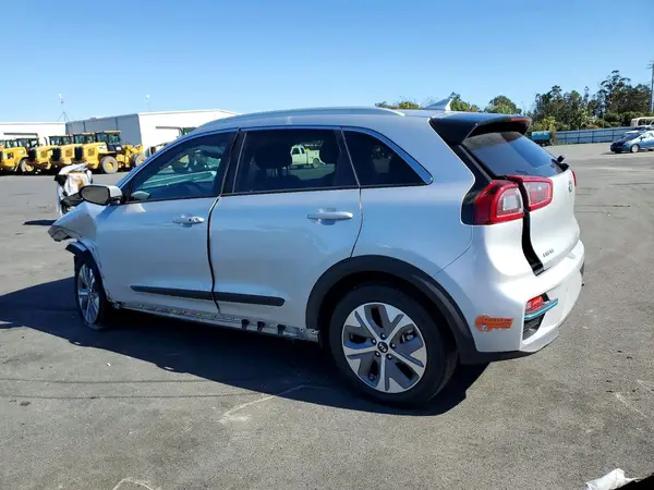 KNDCE3LG1K5026072 2019 KIA NIRO - Image 2