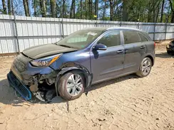 KNDCE3LG1N5135474 2022 KIA NIRO