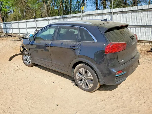 KNDCE3LG1N5135474 2022 KIA NIRO - Image 2