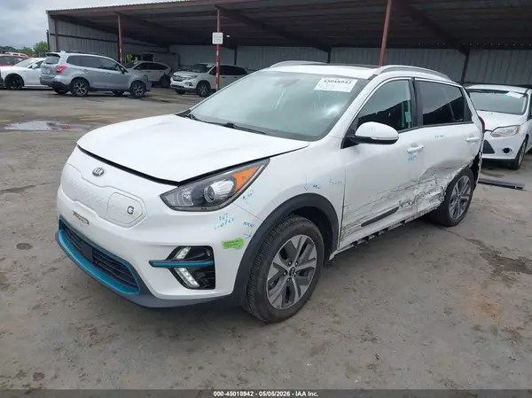 KNDCE3LG2K5017980 2019 KIA NIRO - Image 2