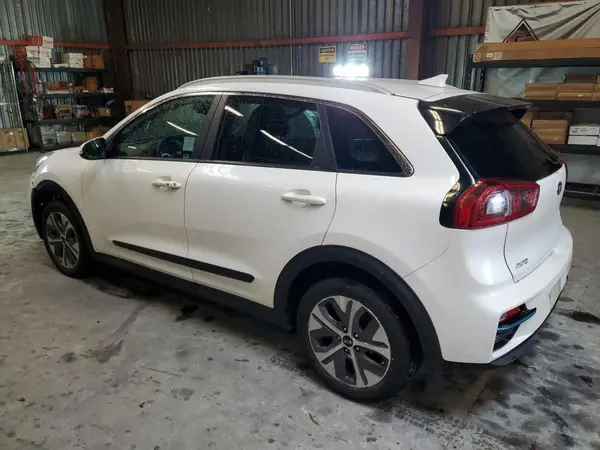 KNDCE3LG2K5027666 2019 KIA NIRO - Image 2