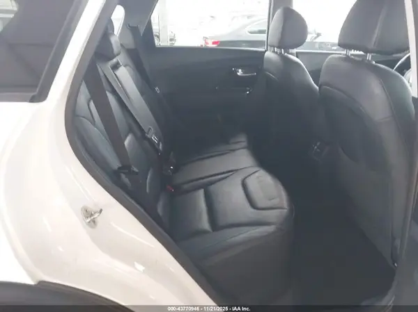 KNDCE3LG2K5030096 2019 KIA NIRO - Image 8