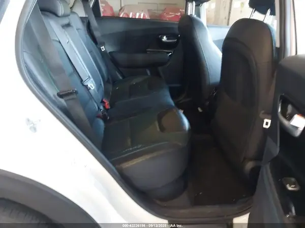 KNDCE3LG2N5124970 2022 KIA NIRO - Image 8