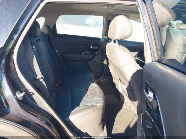 KNDCE3LG3K5028714 2019 KIA NIRO - Image 8