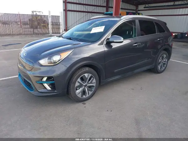 KNDCE3LG4K5019231 2019 KIA NIRO - Image 2