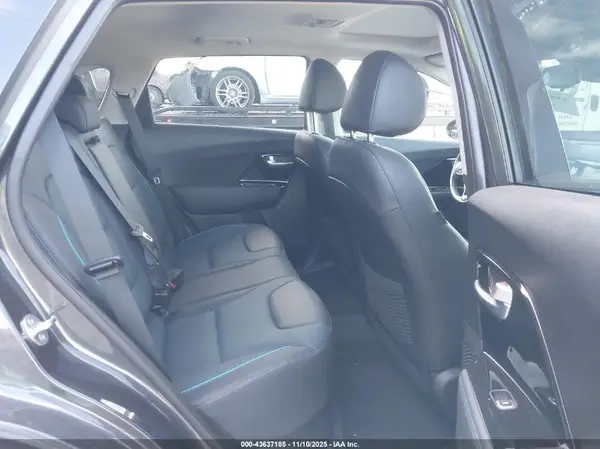 KNDCE3LG4K5019231 2019 KIA NIRO - Image 8