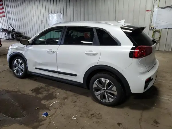 KNDCE3LG5N5120900 2022 KIA NIRO - Image 2